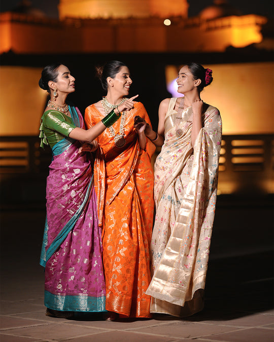 Elegant Ivory Blossom Beauty Sooti Cotton Saree with Luxurious Embellishments with Exquisite Meenakari Craftsmanship