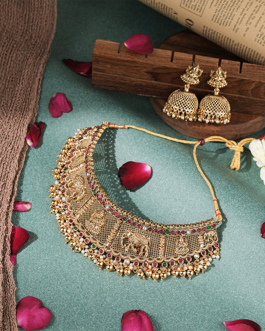 Exquisite Traditional Gold Choker Necklace with Matching Jhumka Earrings