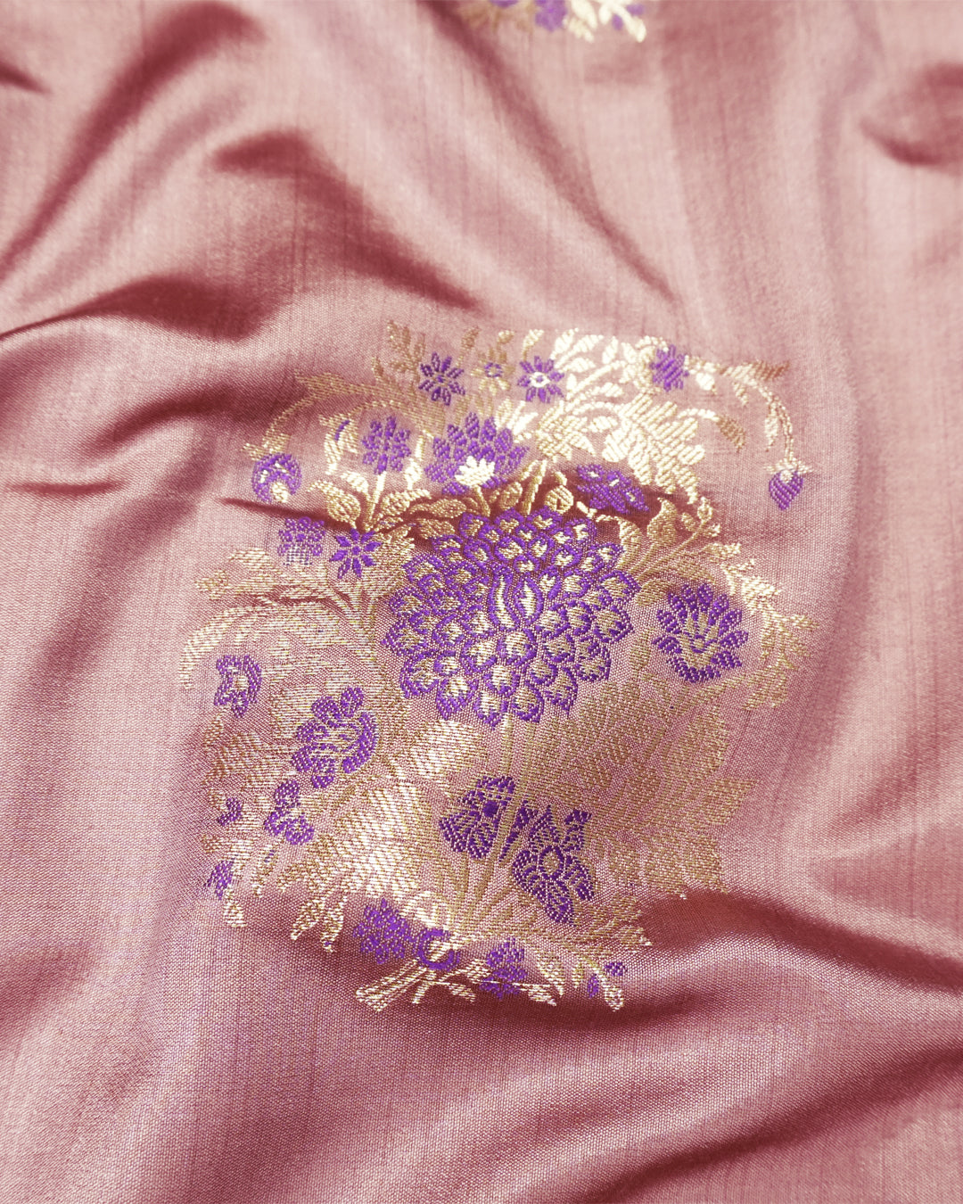 Dusty Rose Pure Banarasi Saree with Exquisite Floral Jaal Motifs Weaves