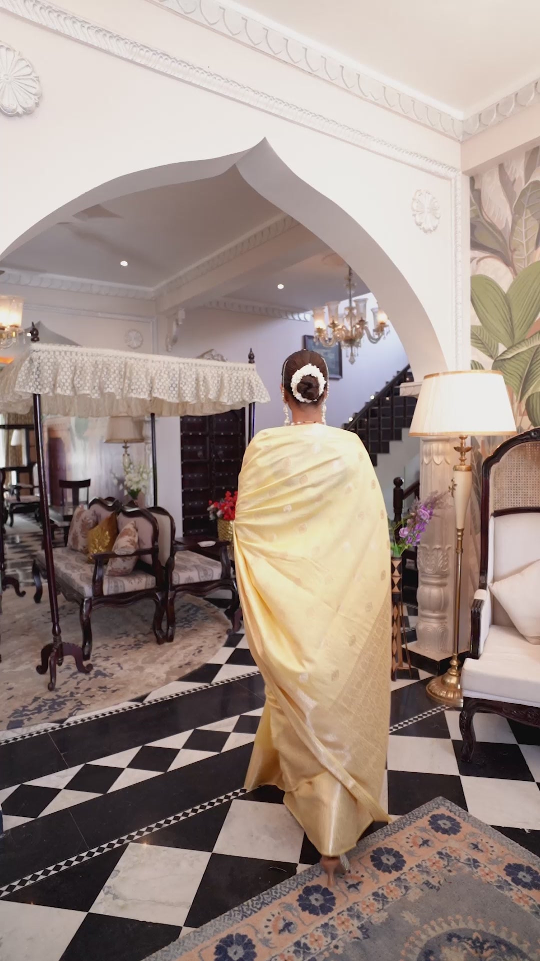 Pastel Yellow Pure Banarasi Saree with Elegant Zari and Buta Weaves