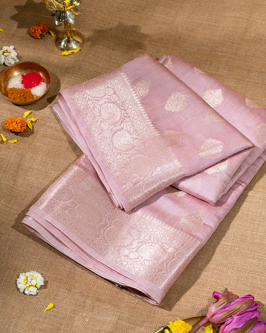 Light Lilac Kadiyal Boota Handwoven Banarasi Saree